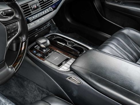 Used 2019 Lexus LS 500 w/ Interior Upgrade Package RWD image 21