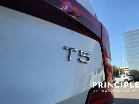 Used 2019 Volvo S60 T5 Momentum w/ Premium Package image 11