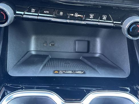 New 2026 Chevrolet Traverse LT w/ Midnight/Sport Edition image 11