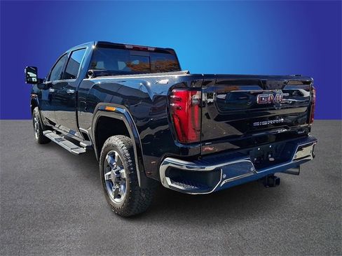 Used 2025 GMC Sierra 2500 SLT w/ SLT Premium Package image 5
