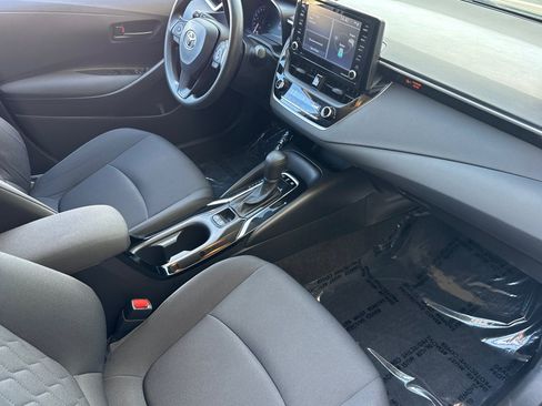 Used 2022 Toyota Corolla LE FWD image 32