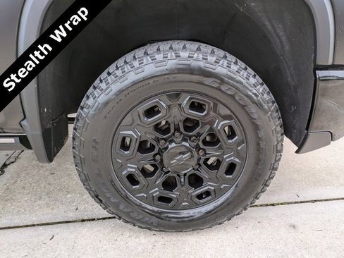 Used 2024 Chevrolet Silverado 2500 High Country w/ High Country Premium Package image 11