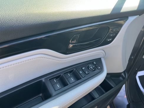 Used 2022 Honda Odyssey Elite image 10