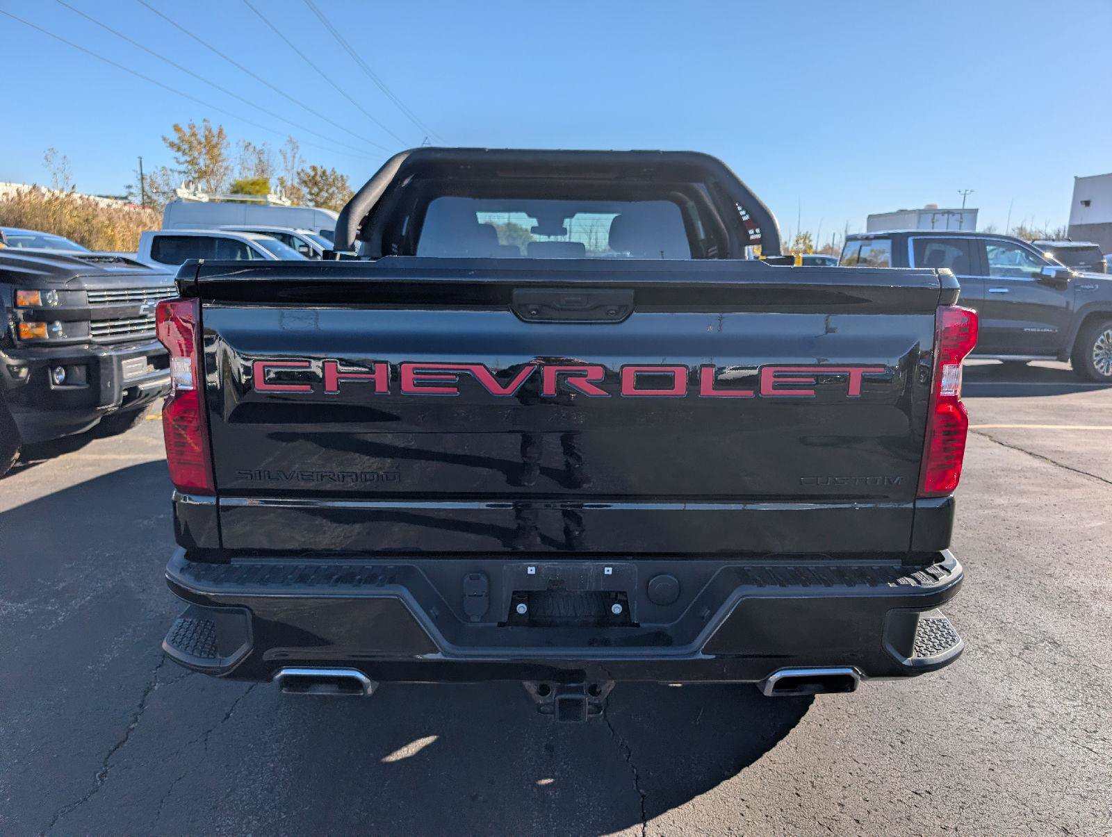 Used 2023 Chevrolet Silverado 1500 Custom Trail Boss w/ LPO, Dark Essentials Package AWD/4WD image 8