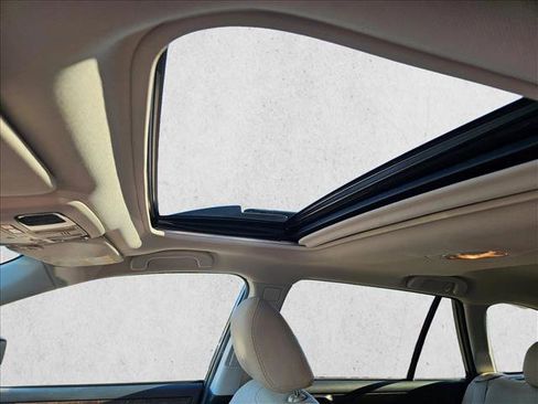 Used 2016 Subaru Outback 2.5i Limited image 16