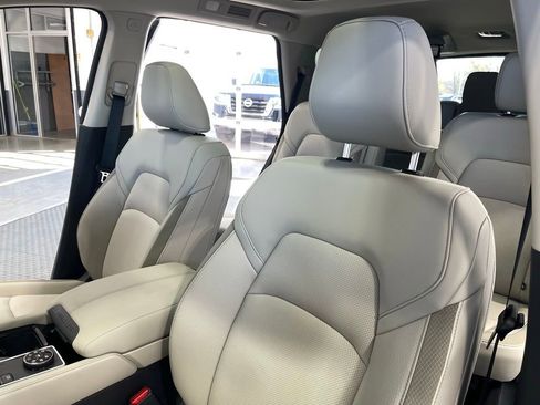 New 2026 Nissan Pathfinder SL image 17