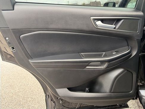 Used 2024 Ford Edge SE image 25