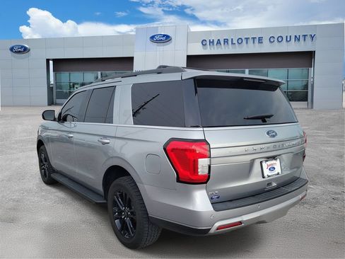 Used 2024 Ford Expedition XLT RWD image 3