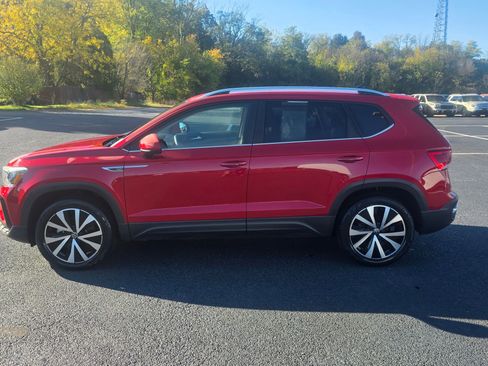 Used 2022 Volkswagen Taos SE image 3