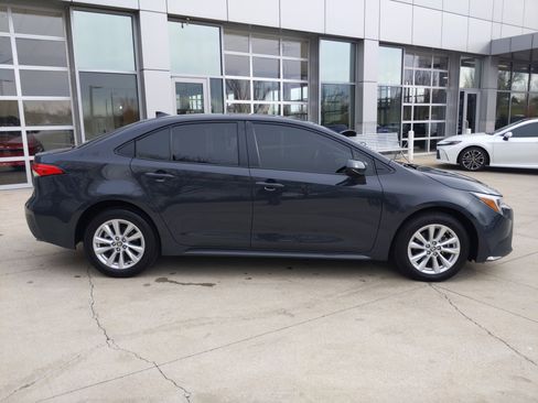 Used 2025 Toyota Corolla LE w/ LE Premium Package image 10