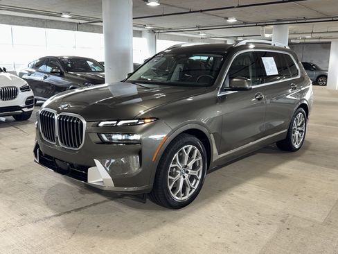 Used 2026 BMW X7 xDrive40i AWD/4WD image 4