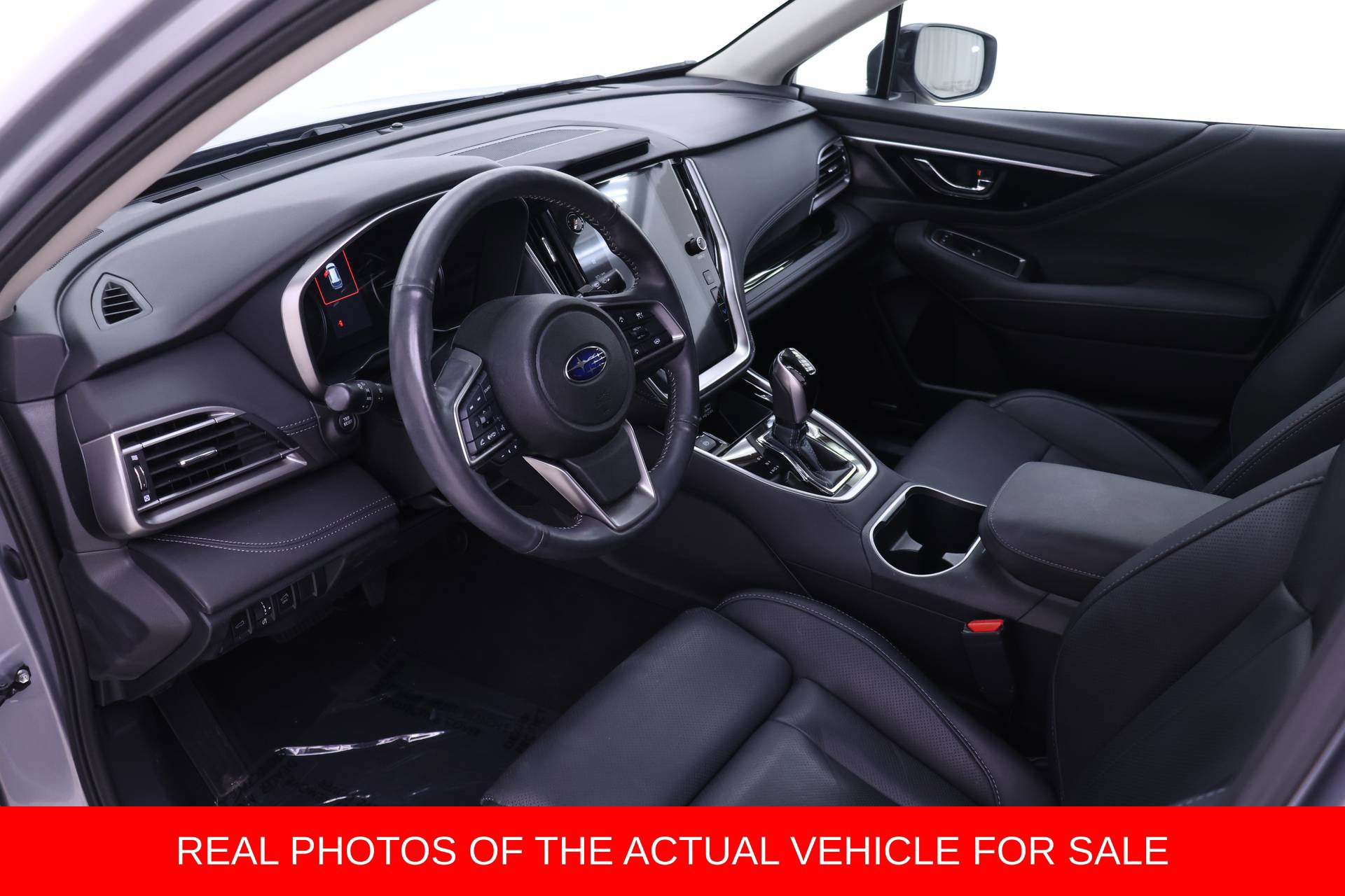 Used 2025 Subaru Outback Touring w/ Popular Package #2 AWD/4WD image 3