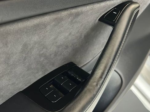 Used 2018 Tesla Model 3 Long Range image 14