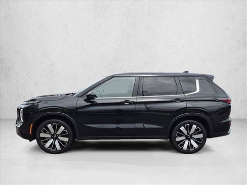 Used 2025 Mitsubishi Outlander SE FWD image 9