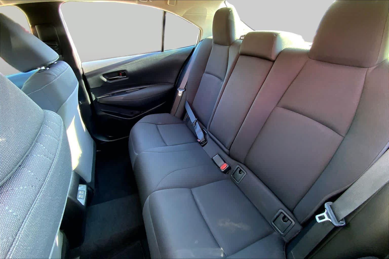 Used 2025 Toyota Corolla LE FWD image 20