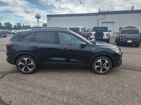 Used 2025 Ford Escape ST-Line Select w/ Tech Pack #2 AWD/4WD image 3