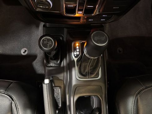 Used 2022 Jeep Wrangler Unlimited Sahara w/ Cold Weather Group image 18