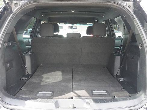 Used 2016 Ford Explorer XLT AWD/4WD image 16