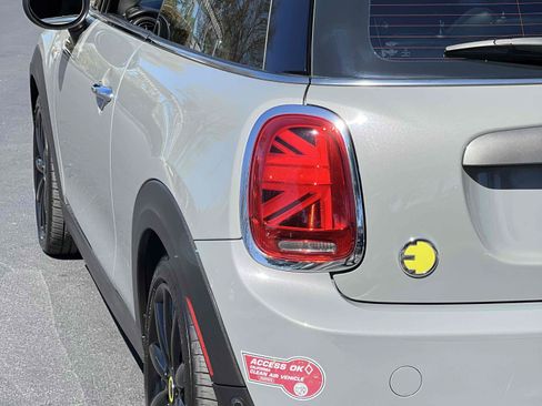 Used 2021 MINI Cooper SE w/ 6.5" Touchscreen Package FWD image 46