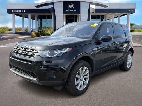 Used 2019 Land Rover Discovery Sport SE image 4