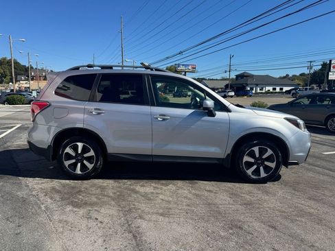 Used 2017 Subaru Forester 2.5i Premium image 8