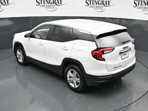 Used 2024 GMC Terrain SLE FWD image 13