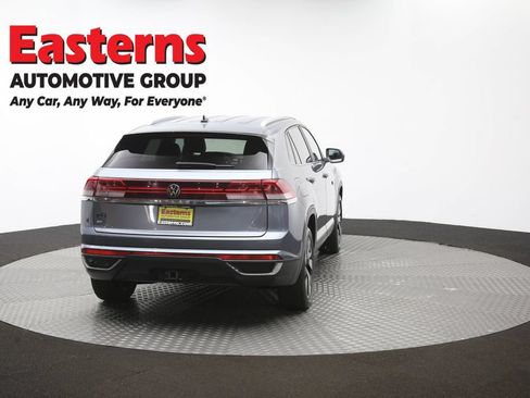 Used 2024 Volkswagen Atlas Cross Sport SE FWD image 35