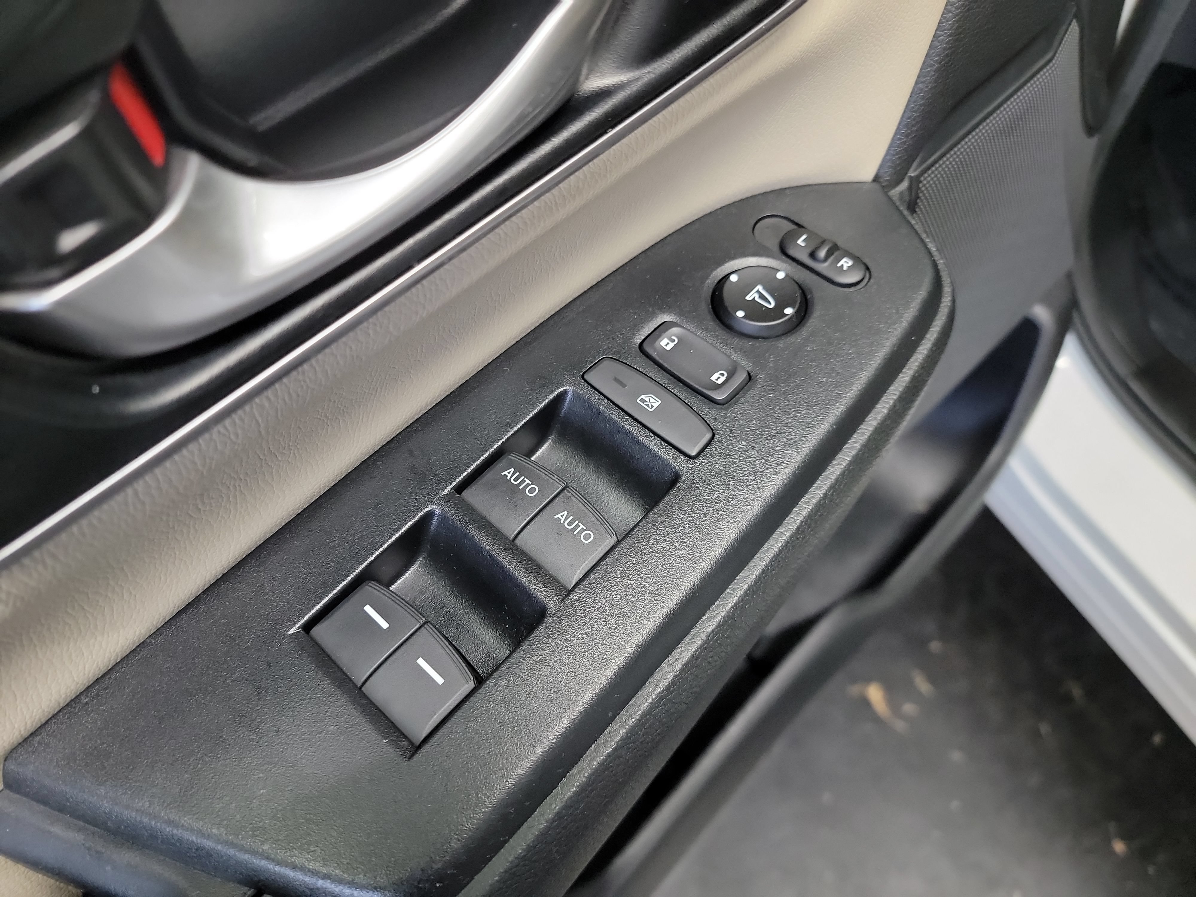 Used 2018 Honda CR-V EX-L image 14