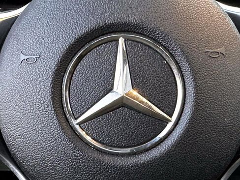 Used 2021 Mercedes-Benz GLA 250 4MATIC image 24