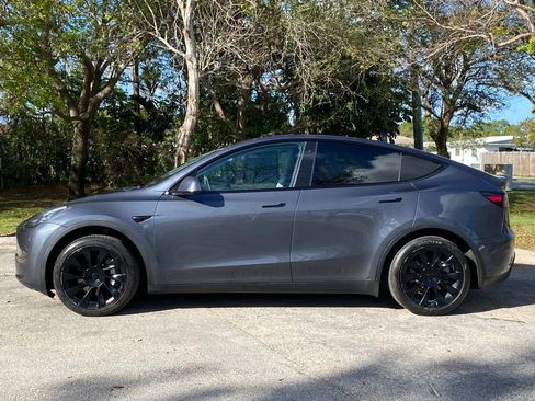 Used 2020 Tesla Model Y Long Range image 5