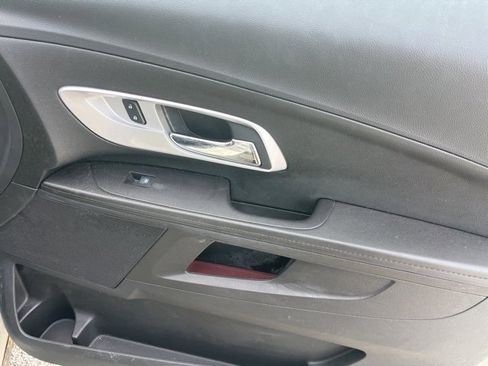 Used 2017 Chevrolet Equinox LS image 19