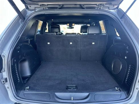 Used 2022 Jeep Grand Cherokee Laredo X image 11