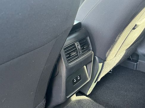 Used 2025 Nissan Rogue SV image 23