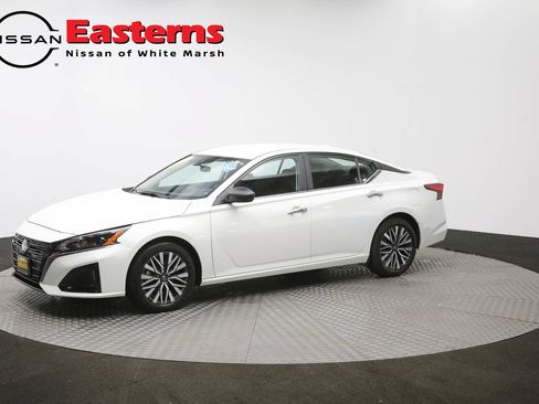 Used 2025 Nissan Altima 2.5 SV FWD image 47