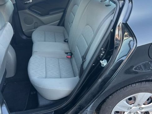 Used 2016 Kia Forte LX image 9