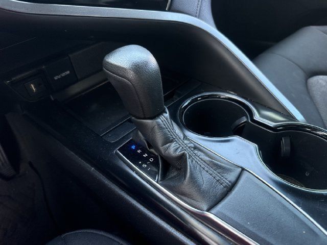 Used 2019 Toyota Camry LE FWD image 19
