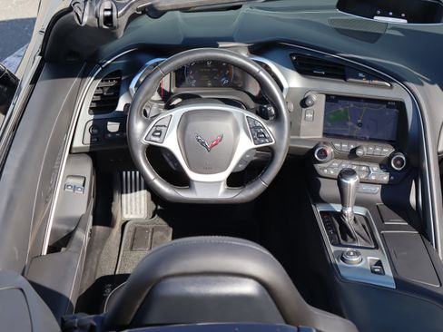 Used 2019 Chevrolet Corvette Stingray Convertible w/ 3LT Preferred Equipment Group RWD image 12