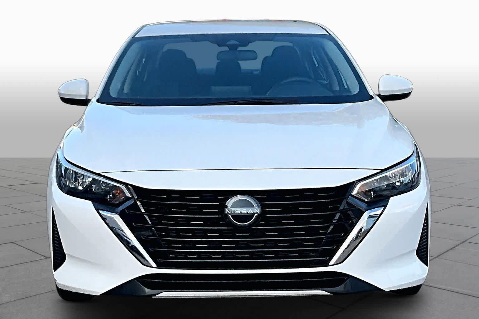 Used 2025 Nissan Sentra SV FWD image 4