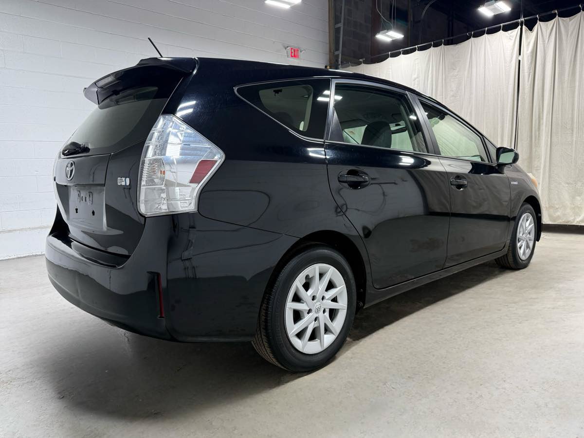 Used 2012 Toyota Prius V Three FWD image 4