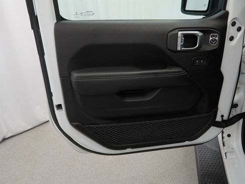 Certified 2019 Jeep Wrangler Unlimited Sahara w/ Cold Weather Group image 42