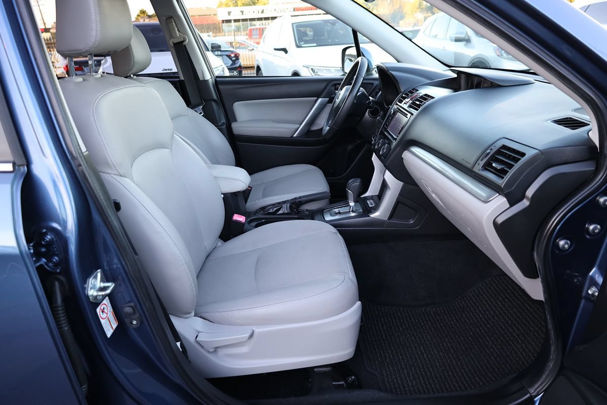 Used 2014 Subaru Forester 2.5i Limited AWD/4WD image 16