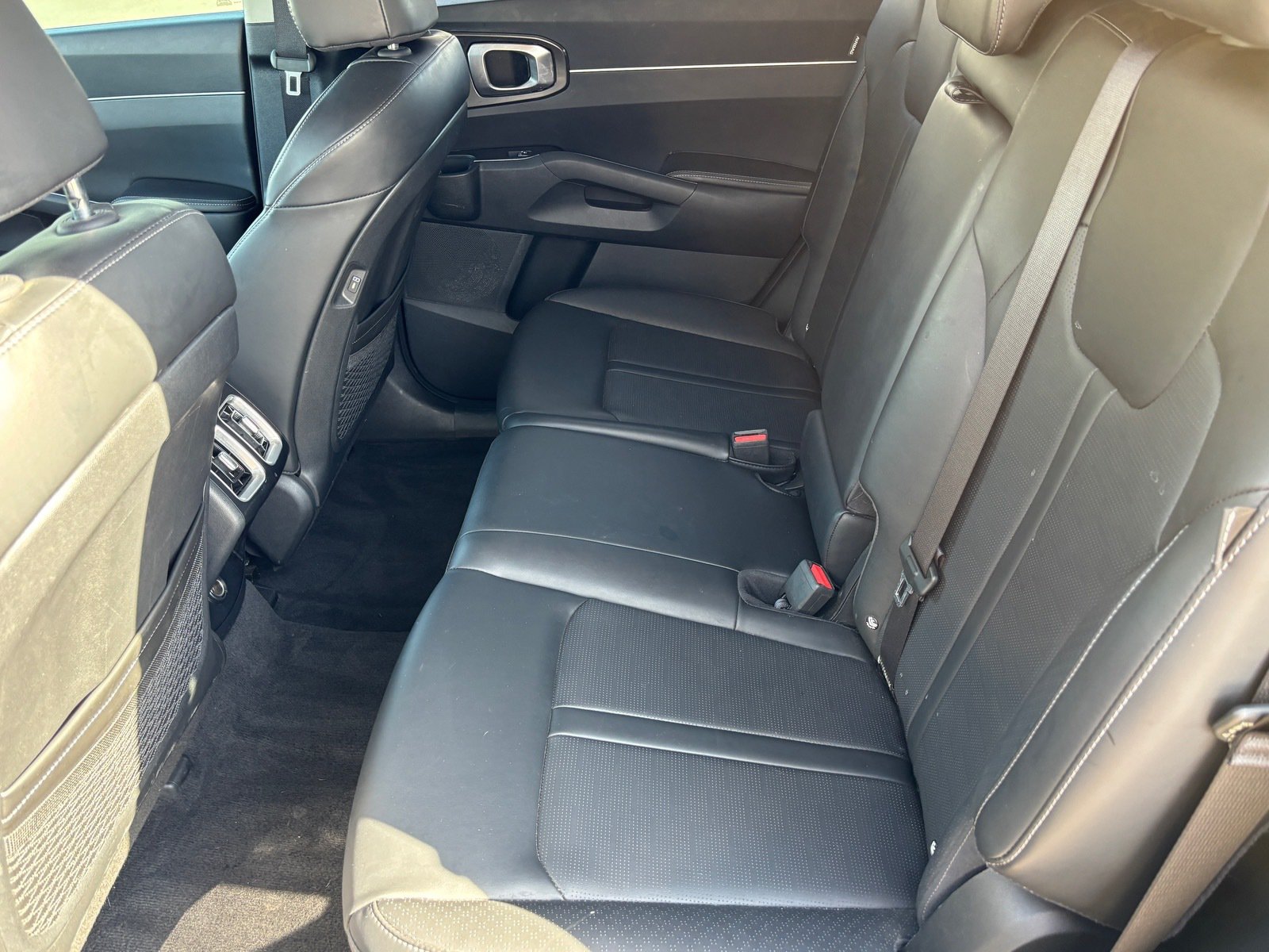 Used 2025 Kia Sorento S FWD image 28