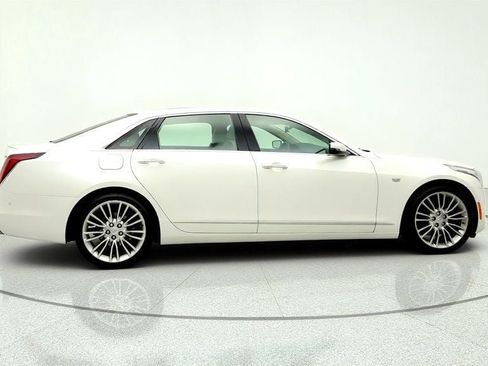 Used 2018 Cadillac CT6 Premium Luxury w/ Super Cruise Package AWD/4WD image 4