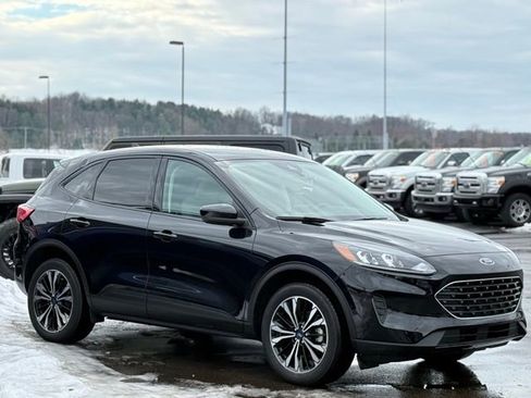 Used 2022 Ford Escape SE w/ SE Sport Appearance Package image 37