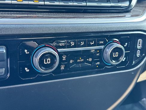 Used 2022 Chevrolet Silverado 1500 LT image 16