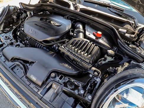 Used 2019 MINI Cooper S image 32