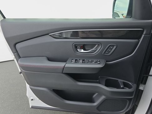 New 2025 Honda Pilot Black Edition image 27