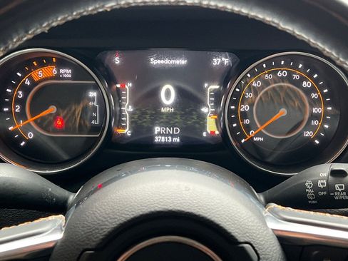 Used 2022 Jeep Wrangler Unlimited Sahara image 25