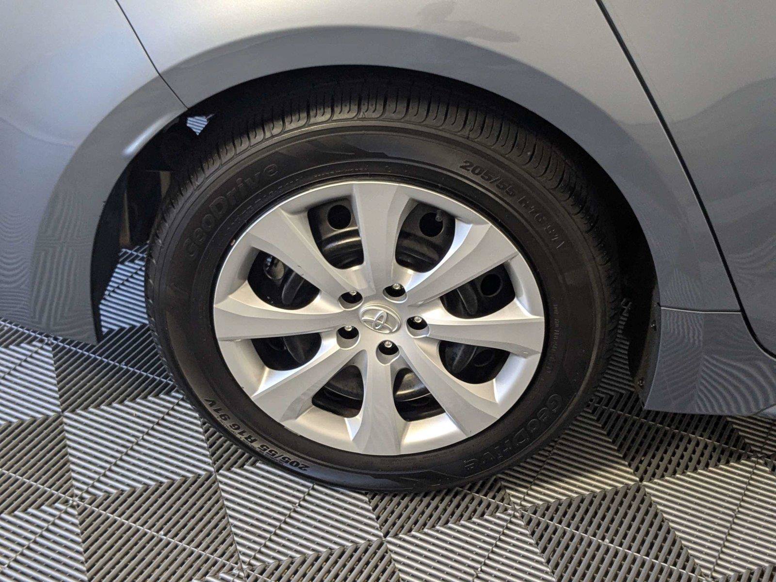 Used 2024 Toyota Corolla LE FWD image 9