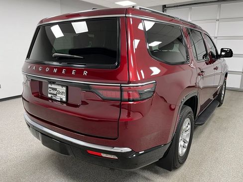 Used 2024 Jeep Wagoneer 4WD w/ HD Trailer Tow Package image 10